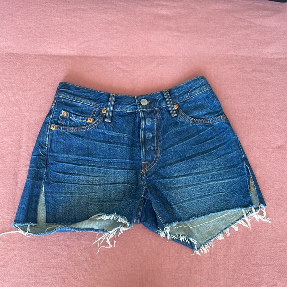 Size 2 Levi cut off Jean shorts